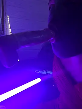 Snapshot of lebizuteur978 chatting on 11.13.25 lebizuteur978 online show from 11.13.25