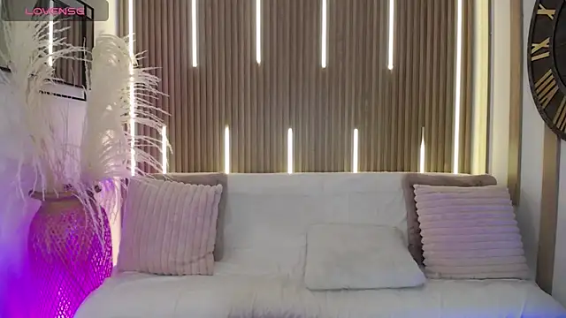 Aniie Doll online show from 11.21.25