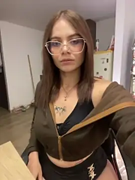 Snapshot of Valery_hilthon chatting on 05.19.26 Valery hilthon online show from 05.19.26