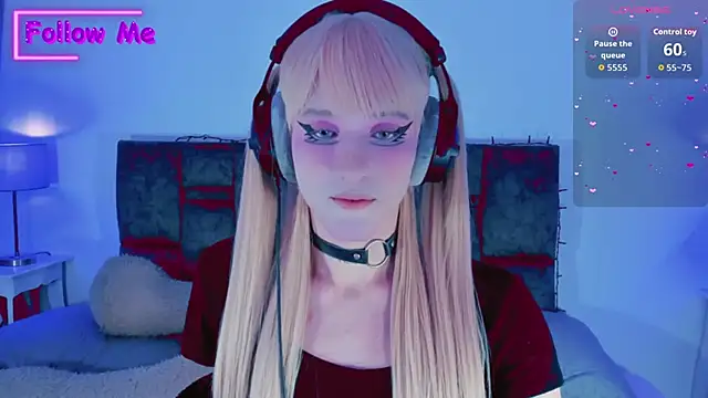 Snapshot of Kirmyy_ chatting on 10.17.25 Kirmyy online show from 10.17.25