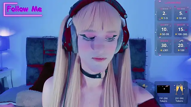 Snapshot of Kirmyy_ chatting on 10.19.25 Kirmyy online show from 10.19.25