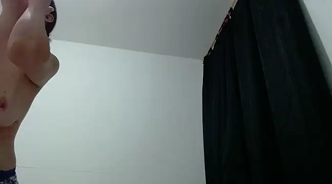 nicolle milf1978 online show from 02.04.25