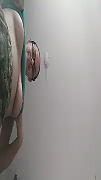 Snapshot of nicolle_milf1978 chatting on 11.01.25 nicolle milf1978 online show from 11.01.25