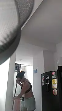 Snapshot of nicolle_milf1978 chatting on 11.11.25 nicolle milf1978 online show from 11.11.25