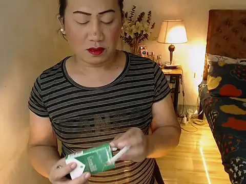 Snapshot of playtimesussy69 chatting on 09.28.25 playtimesussy69 online show from 09.28.25