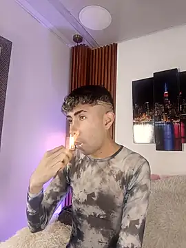 Snapshot of Noah_Xitruxx chatting on 10.06.25 Noah Xitruxx online show from 10.06.25