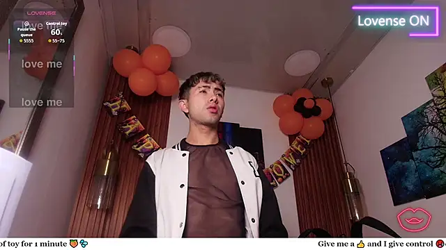 Snapshot of Noah_Xitruxx chatting on 10.20.25 Noah Xitruxx online show from 10.20.25