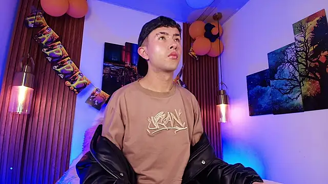 Snapshot of Noah_Xitruxx chatting on 10.28.25 Noah Xitruxx online show from 10.28.25