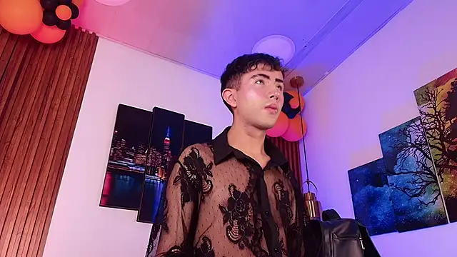 Snapshot of Noah_Xitruxx chatting on 11.06.25 Noah Xitruxx online show from 11.06.25