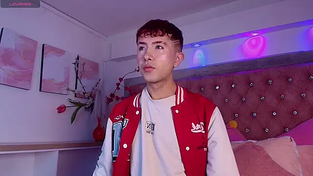 Snapshot of Noah_Xitruxx chatting on 11.12.25 Noah Xitruxx online show from 11.12.25