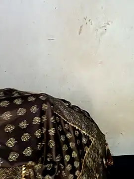 Snapshot of xpihu chatting on 10.21.25 xpihu online show from 10.21.25