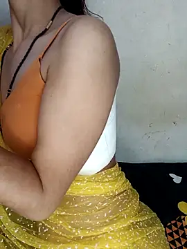 Snapshot of xpihu chatting on 10.27.25 xpihu online show from 10.27.25