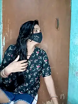 Snapshot of Suhani512 chatting on 11.02.25 Suhani512 online show from 11.02.25