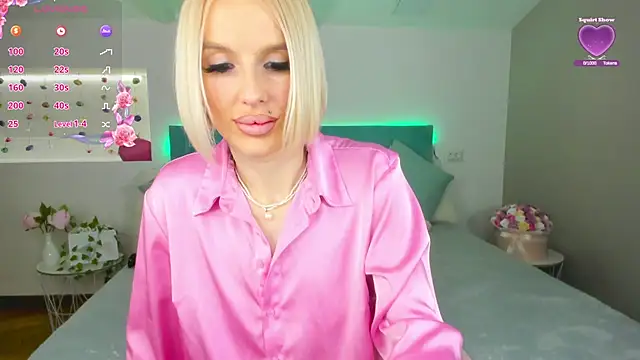 Snapshot of Lana_kitty__ chatting on 03.22.25 Lana kitty online show from 03.22.25