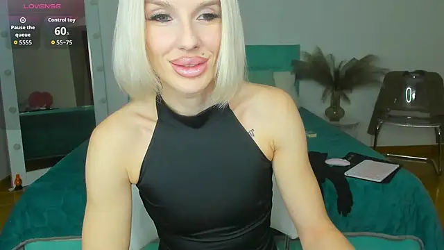 Lana kitty   online show from 11.12.25