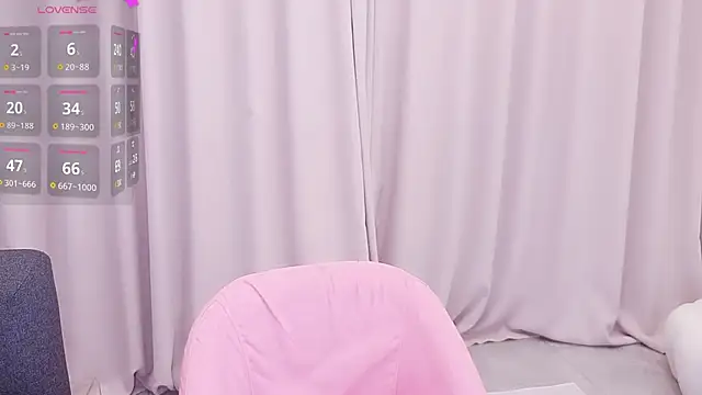 Snapshot of Selenaaaaa- chatting on 03.14.25 Selenaaaaa- online show from 03.14.25