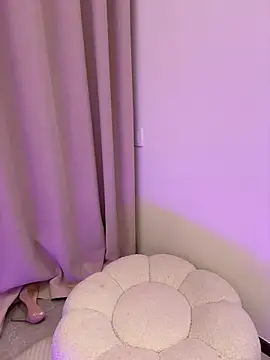 Snapshot of Selenaaaaa- chatting on 03.17.25 Selenaaaaa- online show from 03.17.25