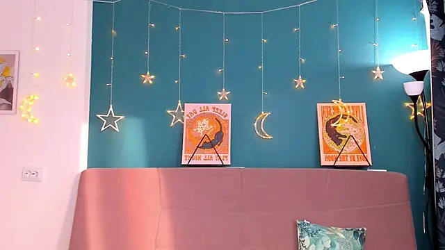 Snapshot of Xloe_Queen chatting on 03.05.25 Xloe Queen online show from 03.05.25