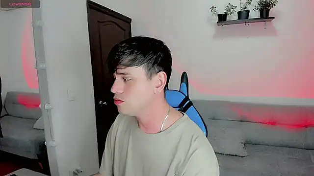 Snapshot of joe_jhon chatting on 01.28.25 joe jhon online show from 01.28.25