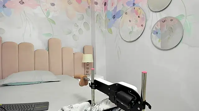 pola adams  online show from 09.12.25