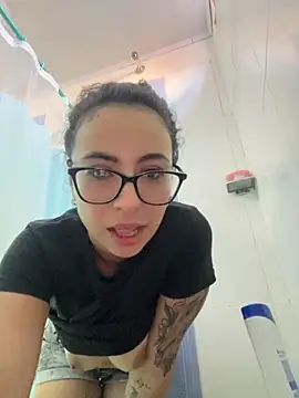 pola adams  online show from 10.05.25