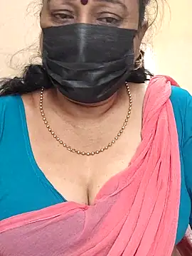 Snapshot of rekha_naier chatting on 10.08.25 rekha naier online show from 10.08.25