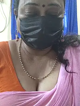 Snapshot of rekha_naier chatting on 10.16.25 rekha naier online show from 10.16.25