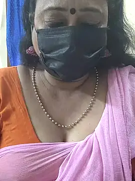 Snapshot of rekha_naier chatting on 10.17.25 rekha naier online show from 10.17.25