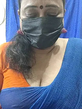 Snapshot of rekha_naier chatting on 10.26.25 rekha naier online show from 10.26.25