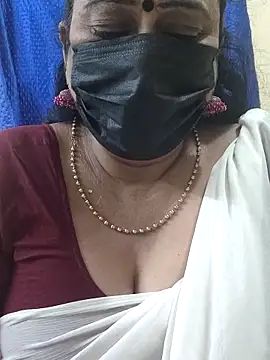 Snapshot of rekha_naier chatting on 10.27.25 rekha naier online show from 10.27.25