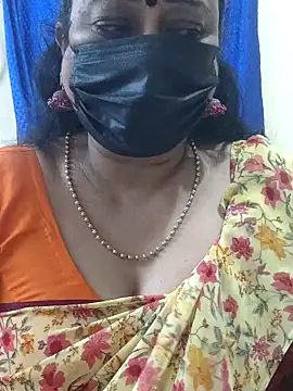 Snapshot of rekha_naier chatting on 10.28.25 rekha naier online show from 10.28.25