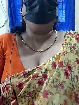 Snapshot of rekha_naier chatting on 10.30.25 rekha naier online show from 10.30.25