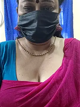 Snapshot of rekha_naier chatting on 10.31.25 rekha naier online show from 10.31.25