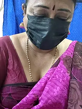 Snapshot of rekha_naier chatting on 11.06.25 rekha naier online show from 11.06.25