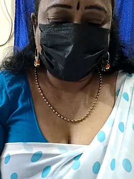 Snapshot of rekha_naier chatting on 11.08.25 rekha naier online show from 11.08.25