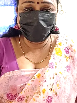 Snapshot of rekha_naier chatting on 11.14.25 rekha naier online show from 11.14.25