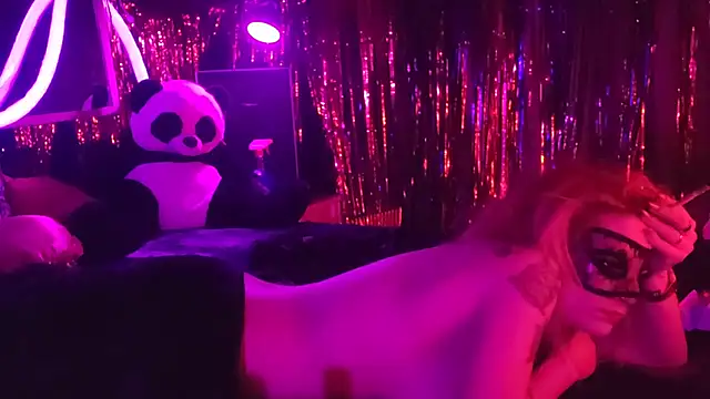 Snapshot of anonymouszN chatting on 01.02.25 anonymouszN online show from 01.02.25