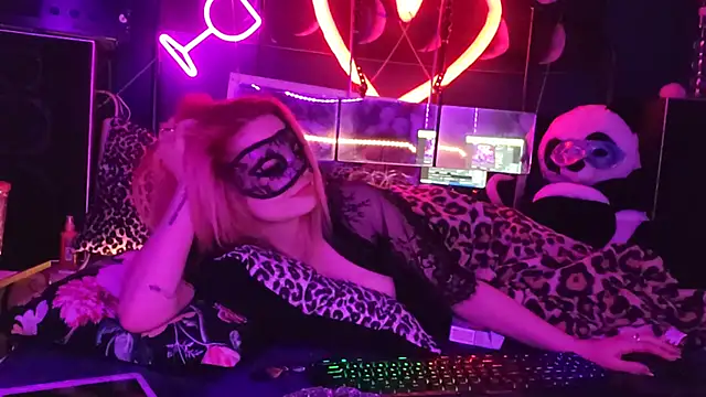 Snapshot of anonymouszN chatting on 01.17.25 anonymouszN online show from 01.17.25