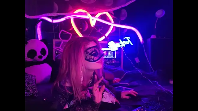 Snapshot of anonymouszN chatting on 01.28.25 anonymouszN online show from 01.28.25