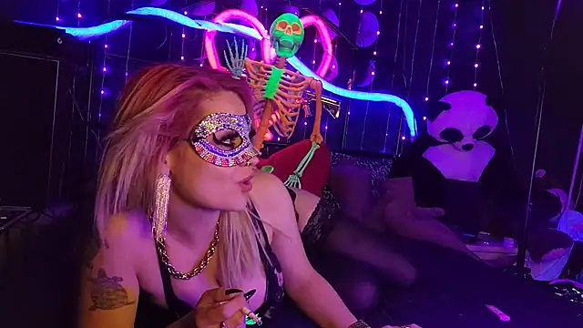 Snapshot of anonymouszN chatting on 09.14.25 anonymouszN online show from 09.14.25