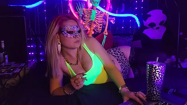 Snapshot of anonymouszN chatting on 09.24.25 anonymouszN online show from 09.24.25