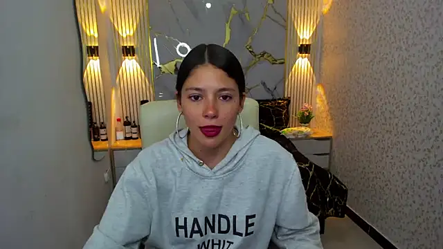 Snapshot of athenasexxxy chatting on 10.10.25 athenasexxxy online show from 10.10.25