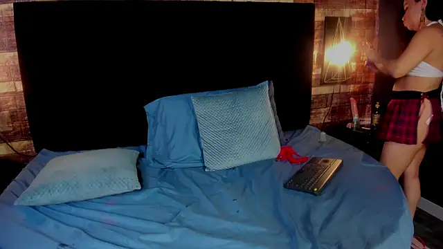 bella gibson online show from 02.10.25