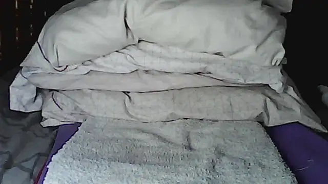 DarkElfSorceress online show from 04.25.26