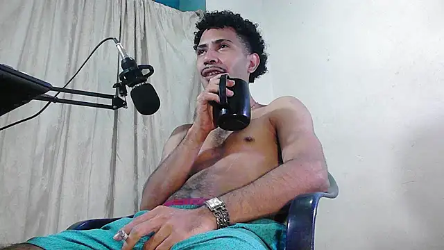 Snapshot of coleman160 chatting on 01.25.25 coleman160 online show from 01.25.25