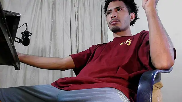 Snapshot of coleman160 chatting on 02.08.25 coleman160 online show from 02.08.25