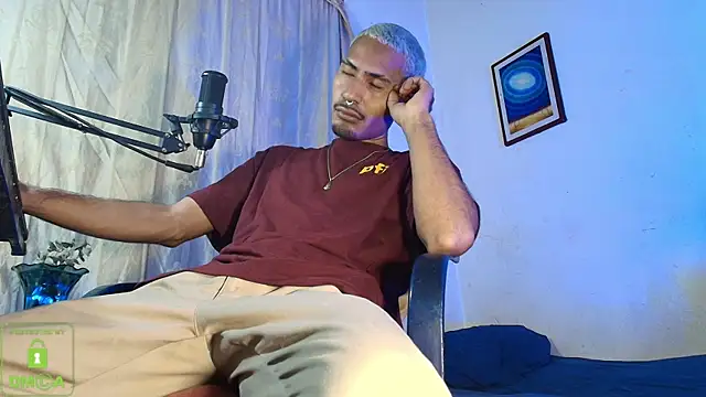 Snapshot of coleman160 chatting on 09.08.25 coleman160 online show from 09.08.25