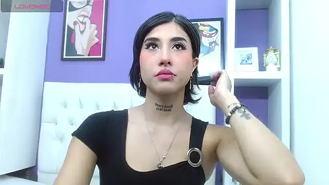 Snapshot of aliss-diaz chatting on 01.20.25 aliss-diaz online show from 01.20.25