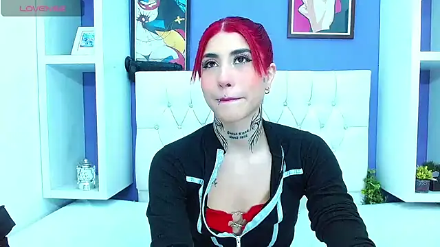 Snapshot of aliss-diaz chatting on 03.10.25 aliss-diaz online show from 03.10.25