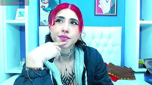 Snapshot of aliss-diaz chatting on 03.18.25 aliss-diaz online show from 03.18.25